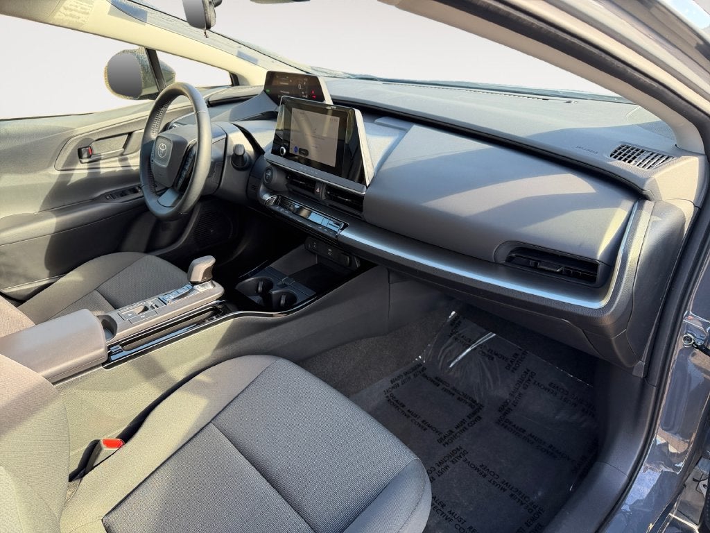 2025 Toyota Prius LE