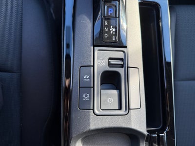 2025 Toyota Prius LE
