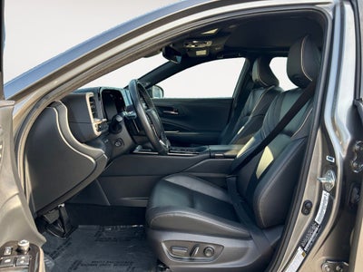 2025 Toyota CROWN Platinum