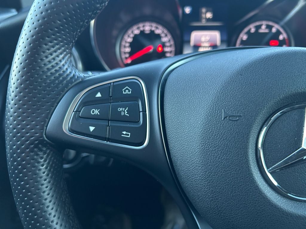 2018 Mercedes-Benz GLC GLC 300 4MATIC® CREAM PUFF