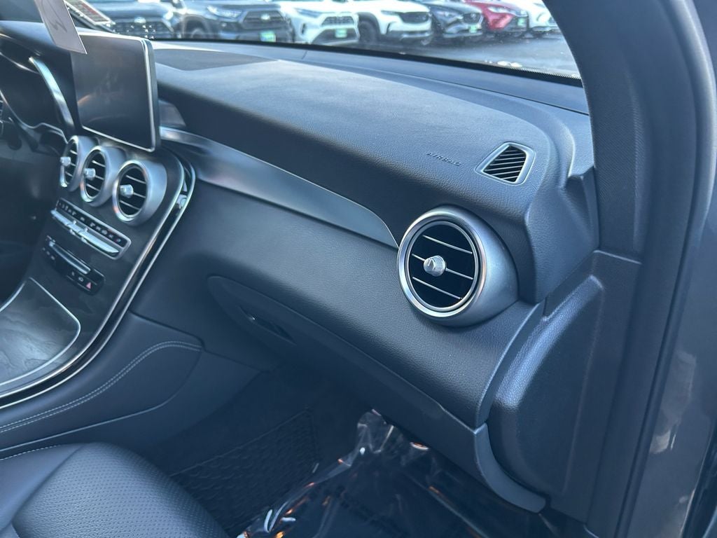 2018 Mercedes-Benz GLC GLC 300 4MATIC® CREAM PUFF