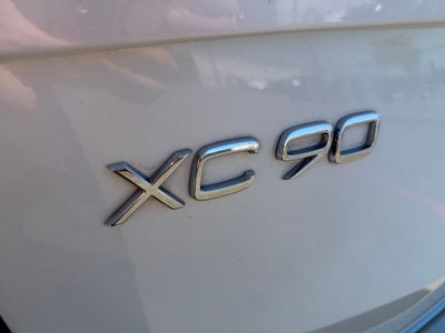 2020 Volvo XC90 T6 Momentum