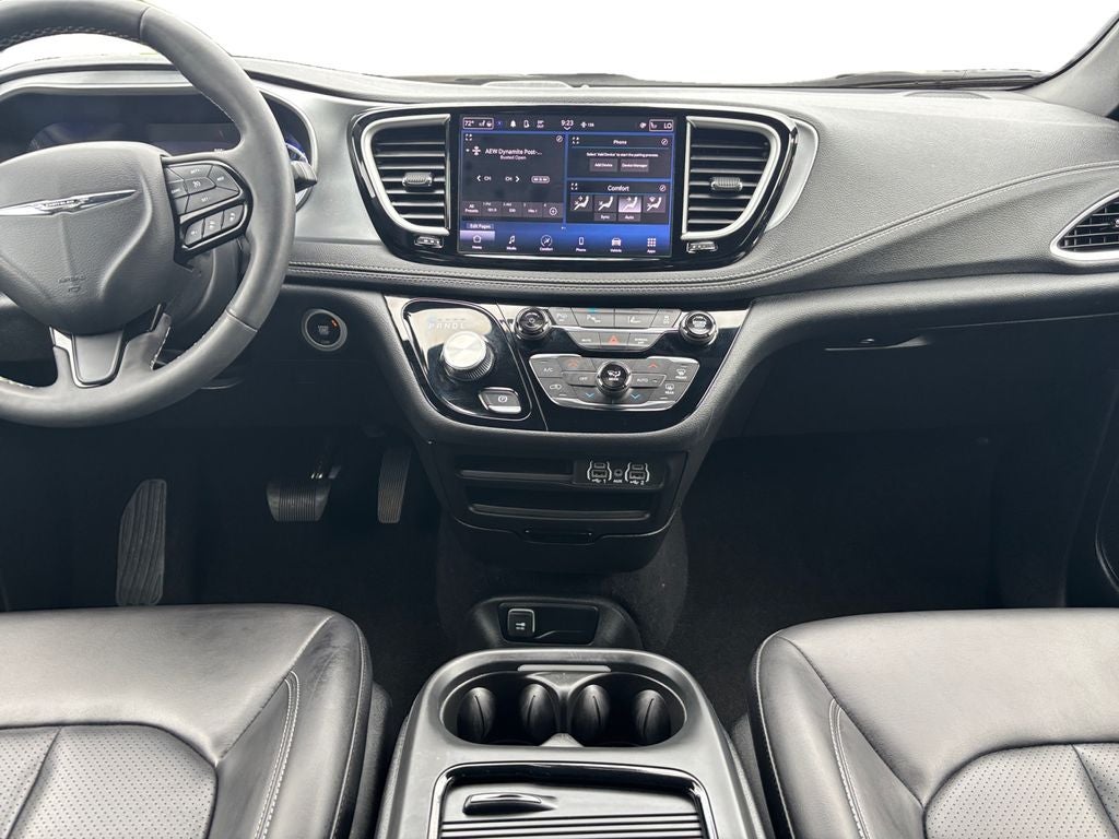 2023 Chrysler Pacifica Hybrid Touring L