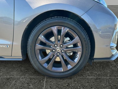 2021 Toyota Sienna XSE 7 Passenger