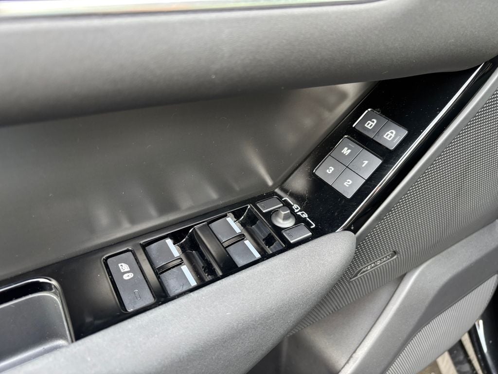 2024 Land Rover Range Rover Velar Dynamic SE